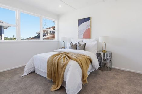 Photo of property in 1/862 East Coast Road, Northcross, Auckland, 0630