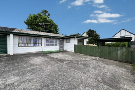 Photo of property in 2/43 Challen Close, Conifer Grove, Takanini, 2112