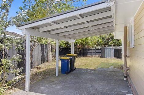 Photo of property in 2/40 Amberley Avenue, Te Atatu South, Auckland, 0610