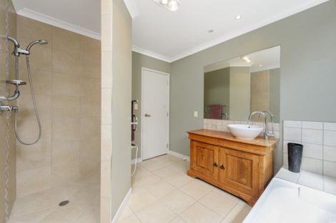 Photo of property in 2 Paul Close, Papamoa Beach, Papamoa, 3118