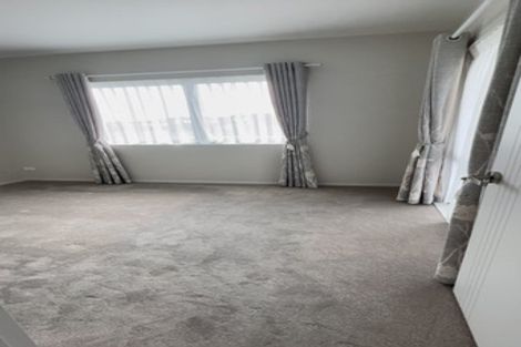 Photo of property in 8 Rossbeg Lane, Flat Bush, Auckland, 2019