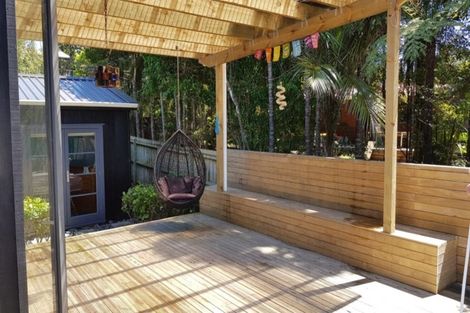 Photo of property in 28 Tane Road, Laingholm, Auckland, 0604