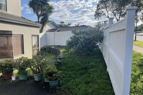 Photo of property in 43 Ponderosa Drive, Oteha, Auckland, 0632