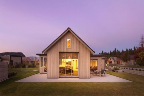 Photo of property in 1 Parkview Street, Wanaka, 9382