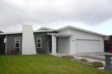 Photo of property in 44 Coleraine Drive, Rototuna, Hamilton, 3210