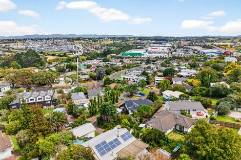 Photo of property in 6a Magdalen Place, West Harbour, Auckland, 0618