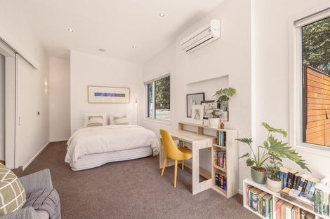 Photo of property in 277 Cannon Hill Crescent, Mount Pleasant, Christchurch, 8081