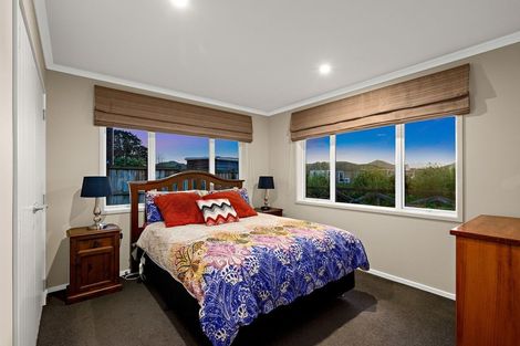 Photo of property in 15 Kohia Way, Huapai, Kumeu, 0810