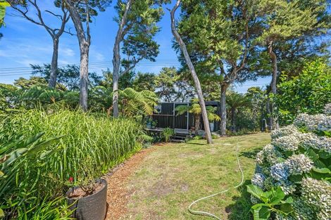 Photo of property in 5 Ngarahana Avenue, Paremoremo, Auckland, 0632