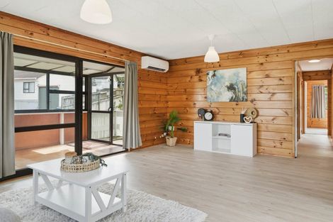 Photo of property in 50 Gatman Street, Birkdale, Auckland, 0626