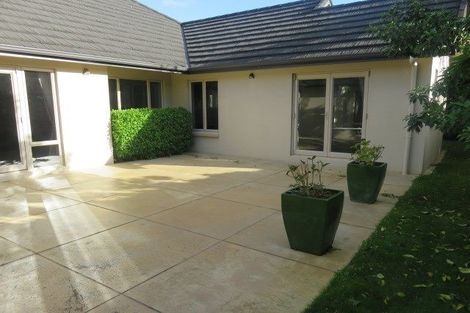 Photo of property in 2 Oldfield Court, Huntington, Hamilton, 3210