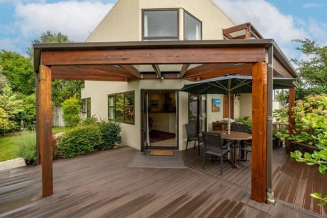 Photo of property in 135a Lake Crescent, Hamilton Lake, Hamilton, 3204