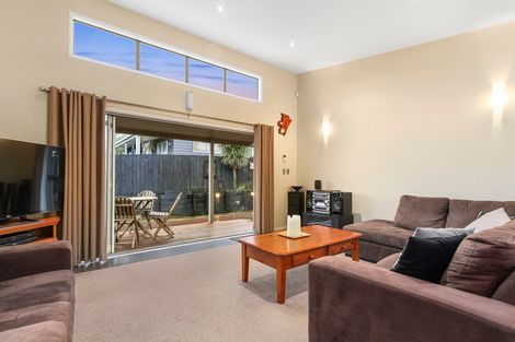 Photo of property in 336b West Coast Road, Glen Eden, Auckland, 0602