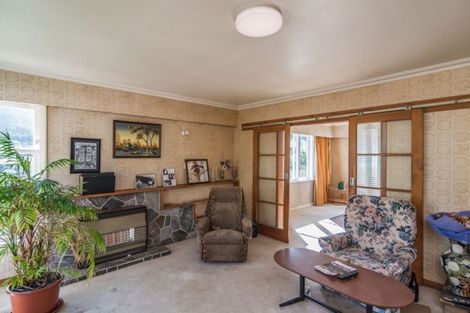 Photo of property in 27 Robertson Street, Owhiro Bay, Wellington, 6023