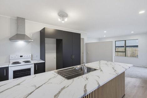 Photo of property in 27 Rutherford Drive, Waikanae Beach, Waikanae, 5036
