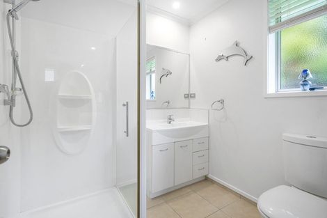 Photo of property in 33 Seabreeze Place, Papamoa Beach, Papamoa, 3118