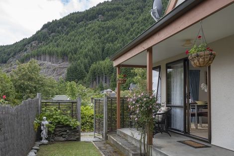 Photo of property in 25c Williams Street, Sunshine Bay, Queenstown, 9300