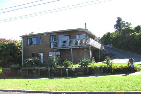Photo of property in 2/76 Hebron Road, Waiake, Auckland, 0630