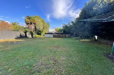 Photo of property in 25 Bradbury Road, Botany Downs, Auckland, 2010