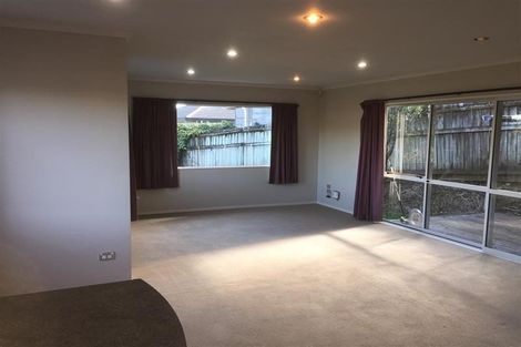 Photo of property in 16 Mckinley Road, Sunnyvale, Auckland, 0612