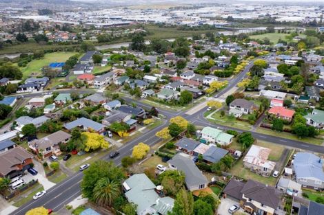 Photo of property in 1/123 Gossamer Drive, Pakuranga Heights, Auckland, 2010