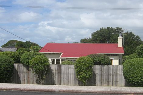 Photo of property in 1/64 Nile Road, Milford, Auckland, 0620