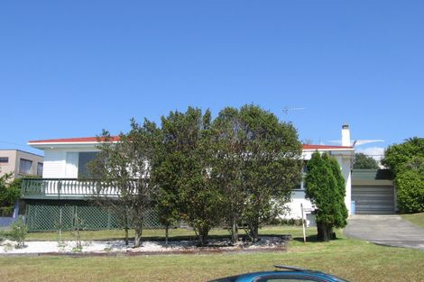 Photo of property in 22 Eastcliffe Road, Castor Bay, Auckland, 0620