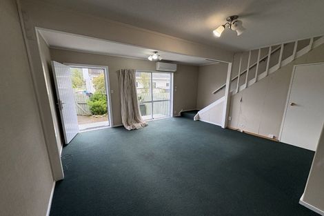 Photo of property in 16 Wagon Road, Stokes Valley, Lower Hutt, 5019