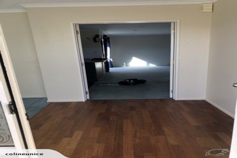 Photo of property in 30 Newinn Crescent, East Tamaki Heights, Auckland, 2016