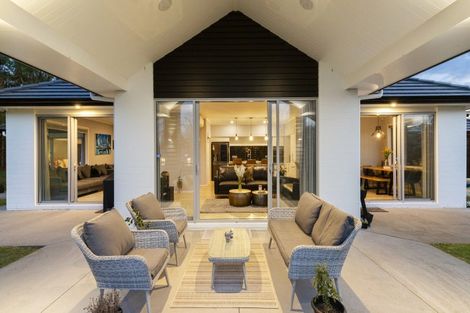 Photo of property in 1539 Waiuku Road, Waiuku, 2681