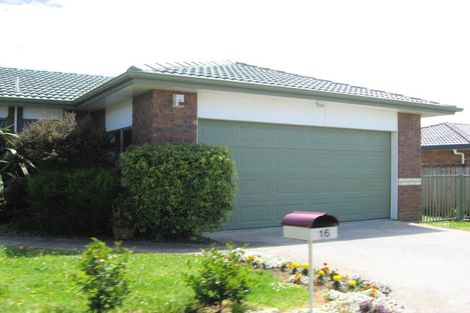 Photo of property in 16 Hocken Place, Mangere Bridge, Auckland, 2022