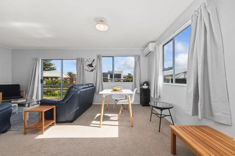 Photo of property in 42 Rutherford Drive, Waikanae Beach, Waikanae, 5036