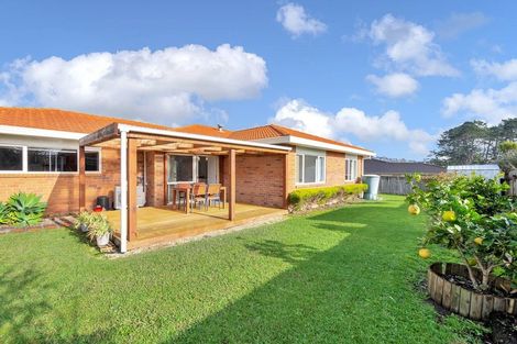 Photo of property in 27 Gendo Avenue, Henderson, Auckland, 0612