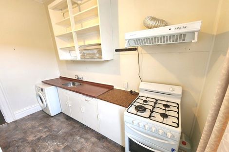 Photo of property in 80 Roxburgh Street, Mount Victoria, Wellington, 6011