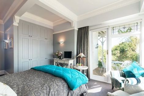 Photo of property in 85 Dyers Pass Road, Cashmere, Christchurch, 8022