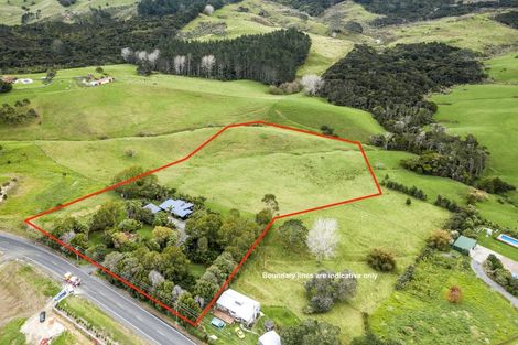 Photo of property in 100 Upper Orewa Road, Wainui, Silverdale, 0992