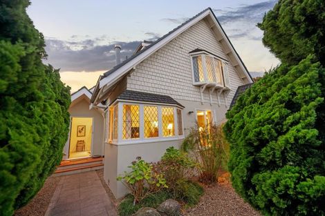 Photo of property in 12 Cecil Road, Milford, Auckland, 0620