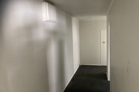 Photo of property in 87 Queens Drive, Lyall Bay, Wellington, 6022