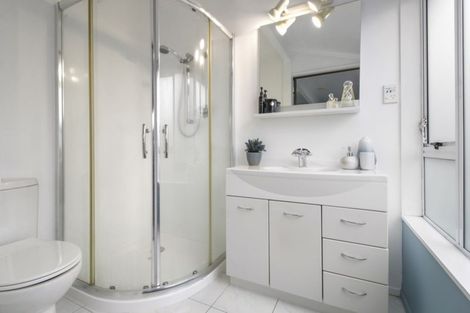 Photo of property in 6 Catania Place, Conifer Grove, Takanini, 2112