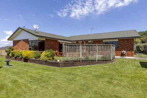 Photo of property in 25 Kinder Street, Acacia Bay, Taupo, 3330