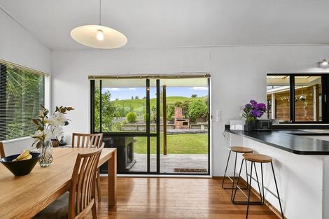 Photo of property in 16 Opanuku Road, Henderson Valley, Auckland, 0612