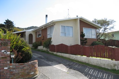 Photo of property in 25 Newburn Grove, Wainuiomata, Lower Hutt, 5014