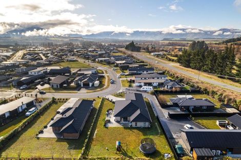 Photo of property in 31 Kingfisher Crescent, Albert Town, Wanaka, 9305