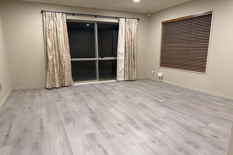 Photo of property in 13 Finbar Close, Flat Bush, Auckland, 2019