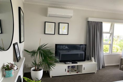 Photo of property in 1/4 Dewsbury Terrace, Castor Bay, Auckland, 0620