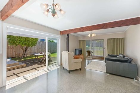 Photo of property in 18 Waterlea Avenue, Mangere Bridge, Auckland, 2022
