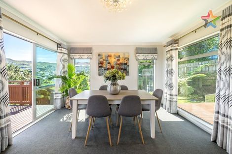 Photo of property in 18 Cresswell Place, Johnsonville, Wellington, 6037