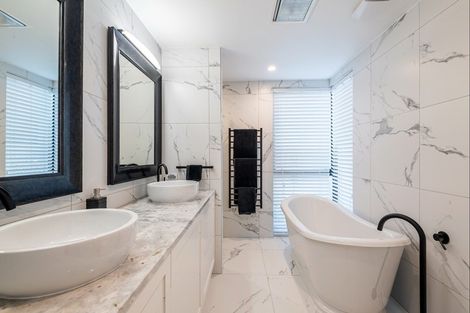 Photo of property in 2 Hemi Place, Tairua, 3508