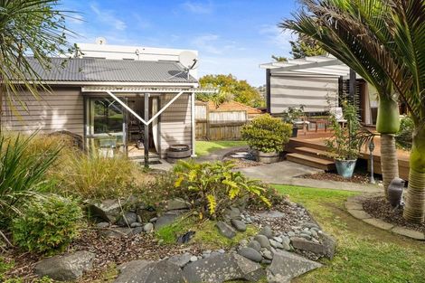 Photo of property in 2/531 Beach Road, Murrays Bay, Auckland, 0630