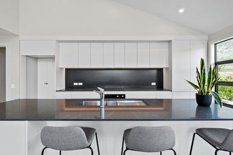 Photo of property in 35 Alps View Place, Lake Hayes, Queenstown, 9304